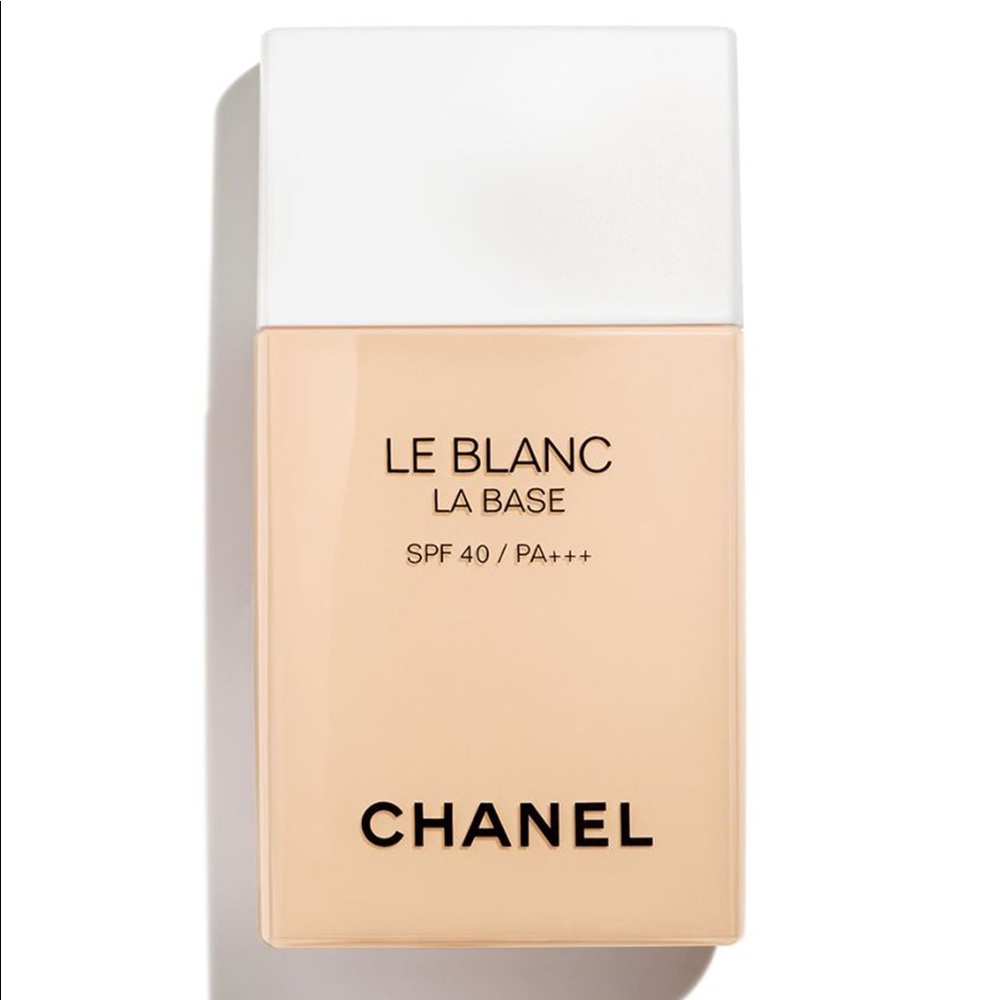 Chanel Le Blanc Makeup Base in Peach
